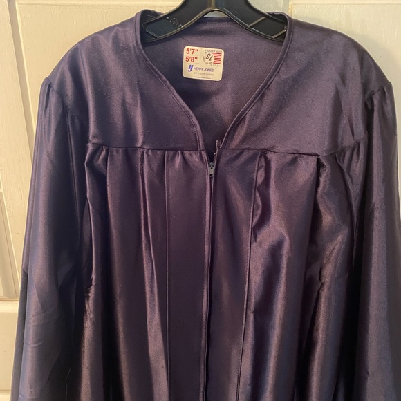 Graduation gown Navy 5’7” by Herff Jones - Picture 4 of 8
